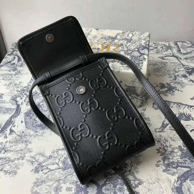 G*u*i bags 208b570060