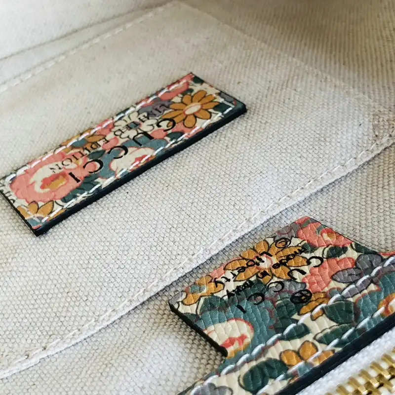 G*u*i bags 2101sh0049