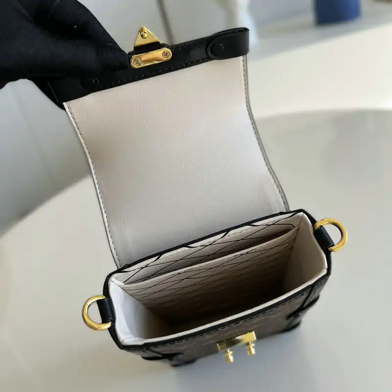 G*u*i bag 2112ya0045