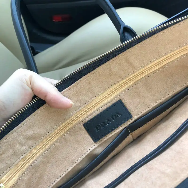 Prada Bag 2112YZ0097