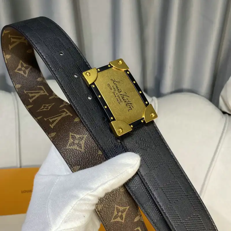LV Belts 2204XA0004