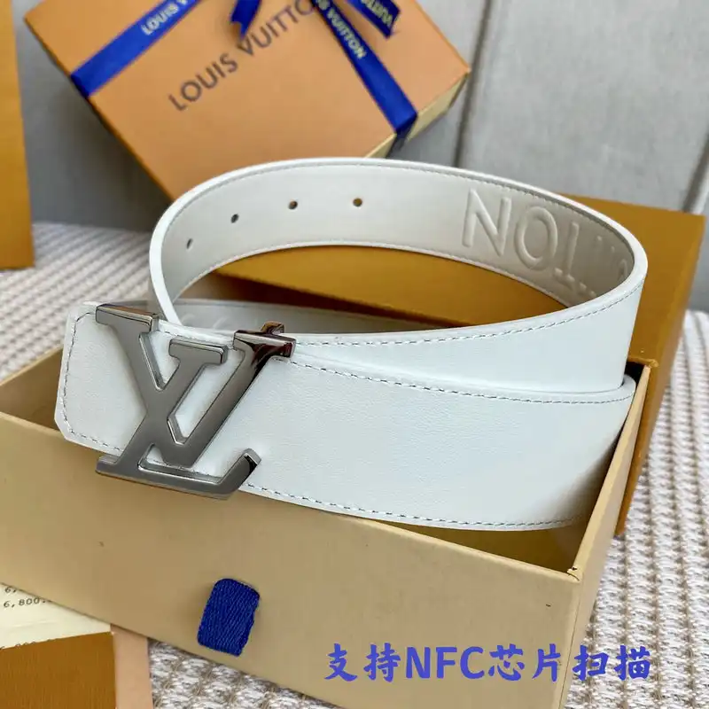 LV Belts 2204XA0131