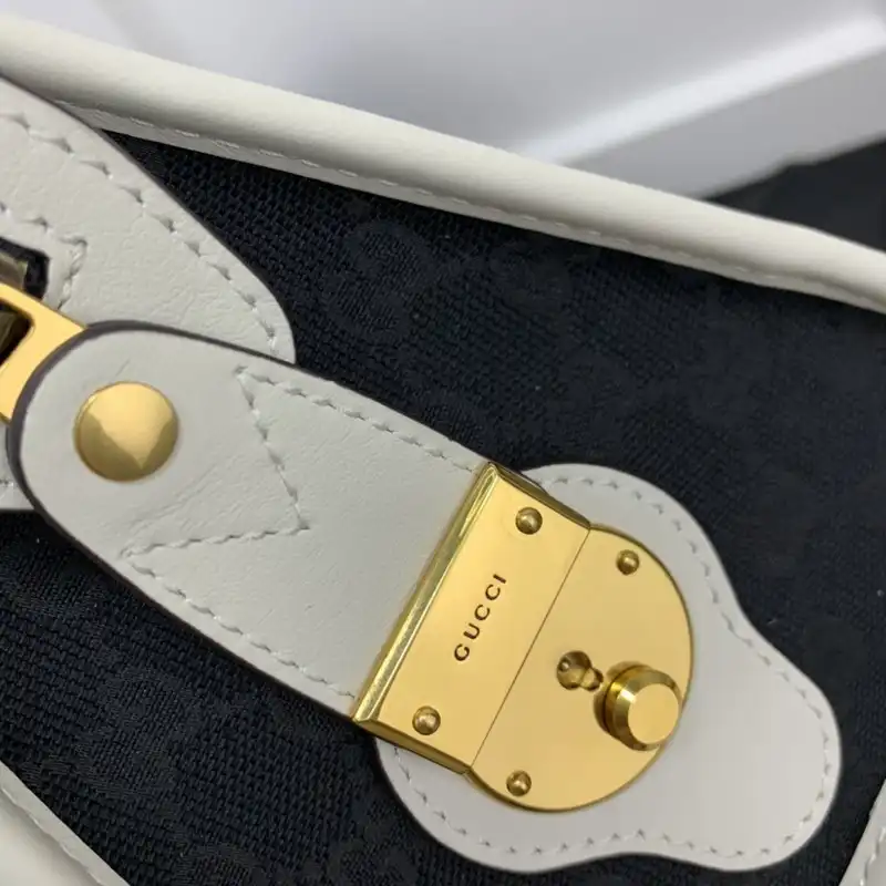 G*u*i bag 2211ya0024