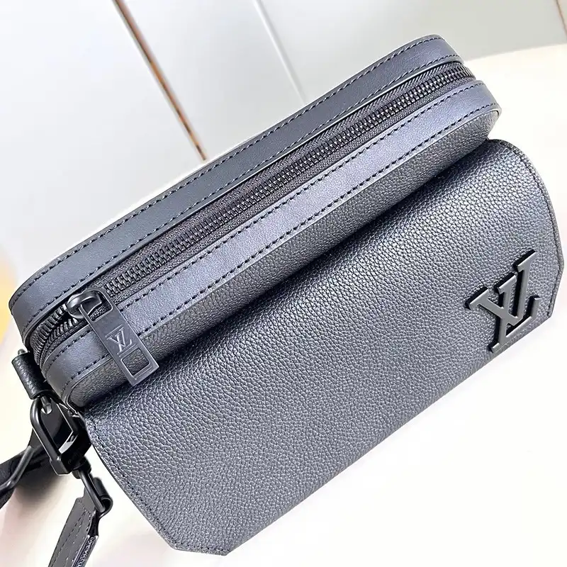 LV Bag 2306YA0171