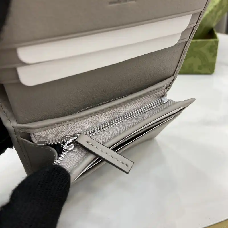 G*u*i bags 2407yz0253