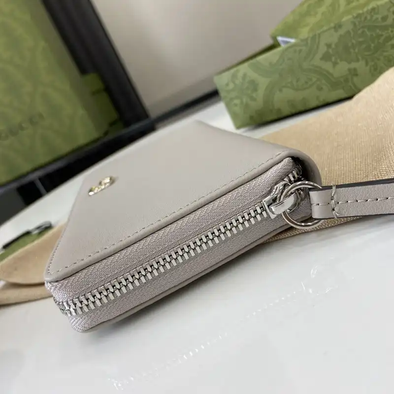 G*u*i bags 2407yz0267