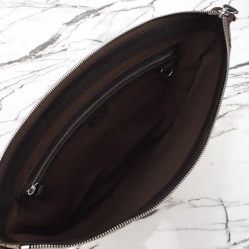 G*u*i bags 2411ya0190