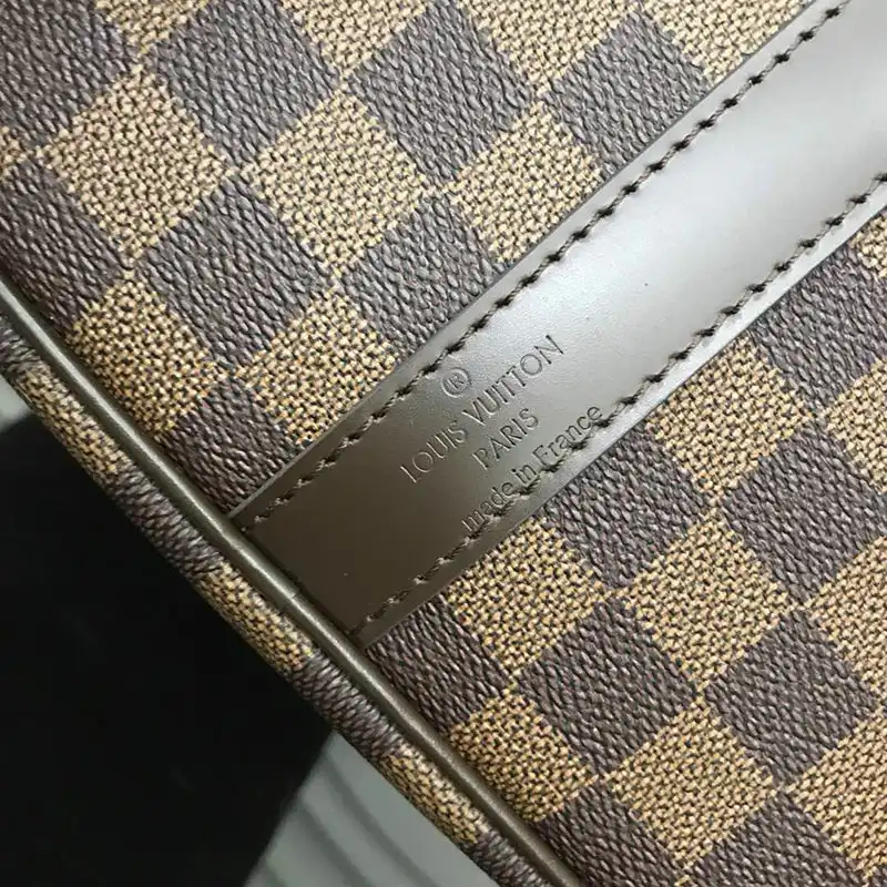 LV Bags 19T1L0642