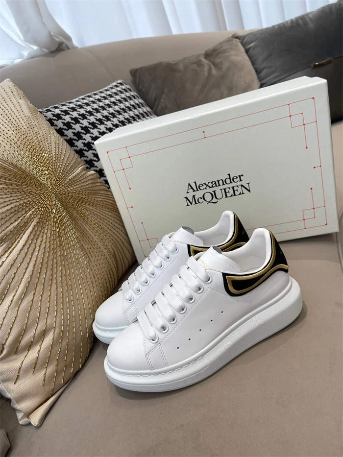 SunProtective Alexander McQueen Oversized 2591