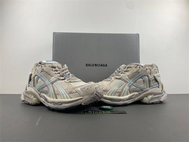 Balenciaga  772774-W3RNY- Snug 4301