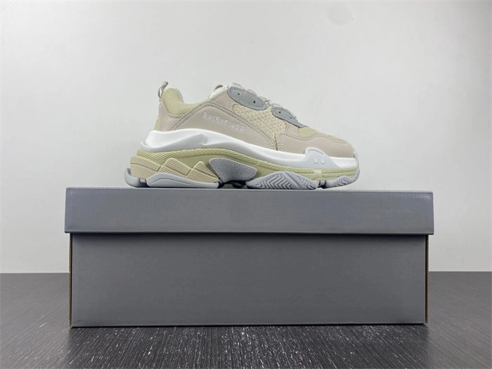 Attractive Balenciaga Triple S 524039 W2FW4 4366