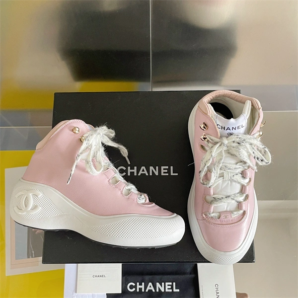 Sporty CHANEL 2168