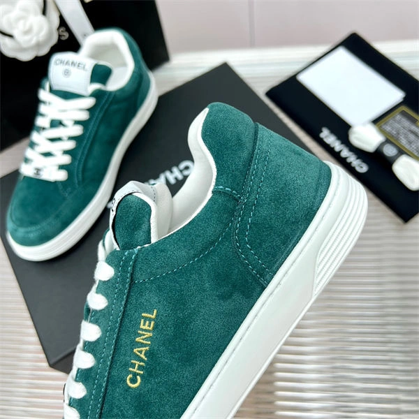 Minimalist CHANEL 2158