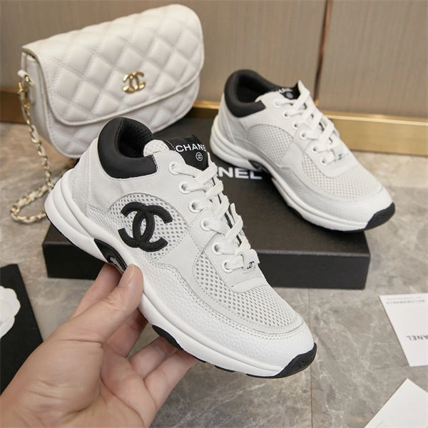Versatile Chanal Sneakers 2227