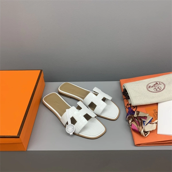 H Slipper Refined 2328