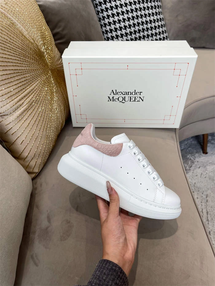 Elegant Mc Queen 2534