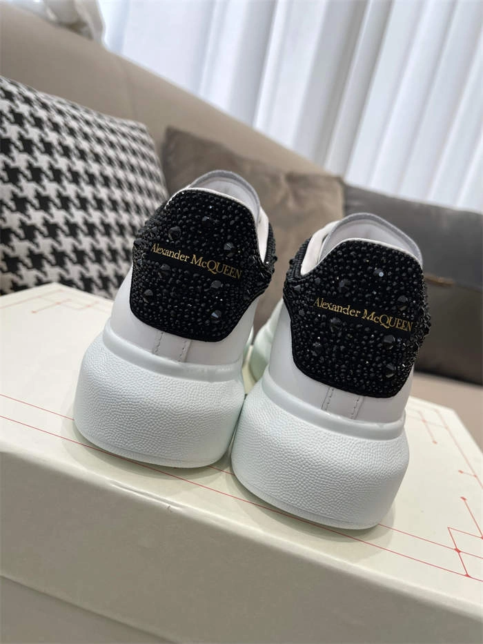 Mc Queen Affordable 2552