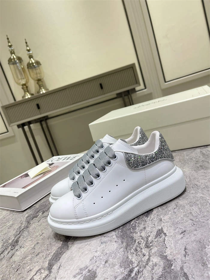 Mc Queen Comfortable 2548