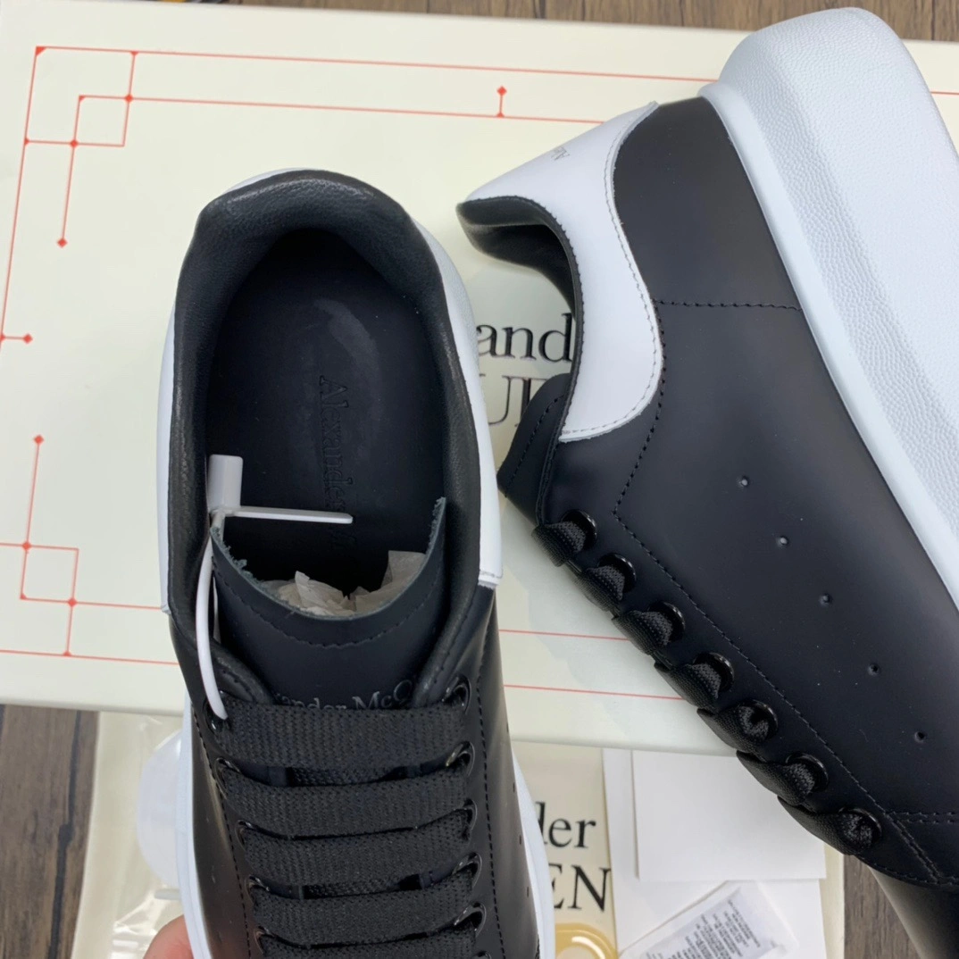 Contemporary McQuen Black White 553680WHGP 2490