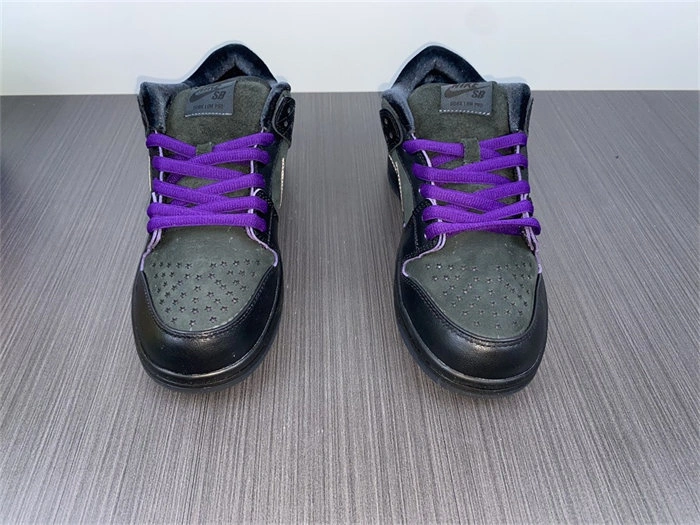 Packable Nike SB Dunk Low Familia First Avenue DJ1159- 4744