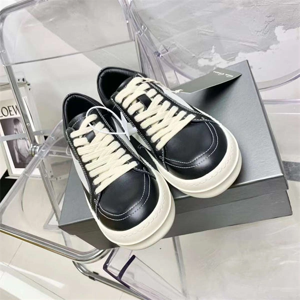 Trendsetting Rick Owens Sneaker 3480